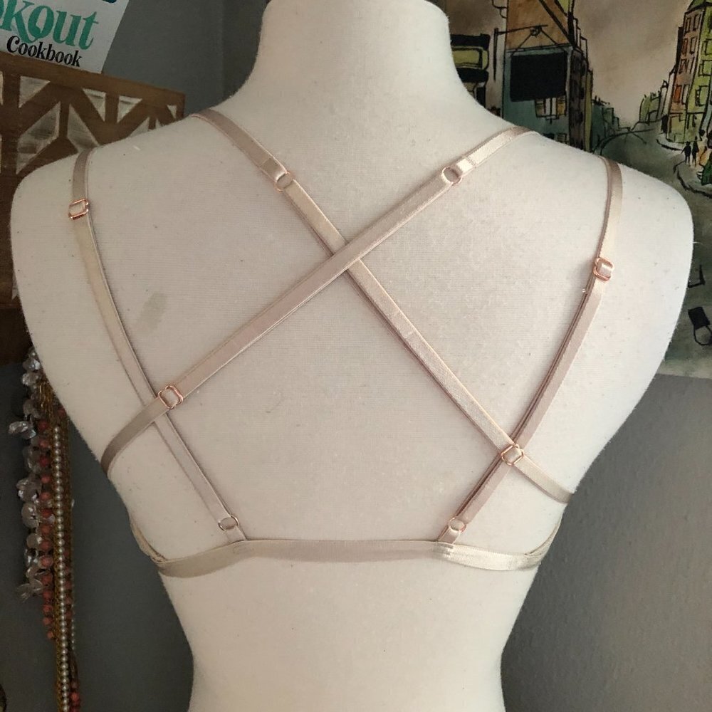 Savage x Fenti Strappy Bralette Women's size M White Rose Gold Sheer Mesh - NEW - Picture 6 of 6